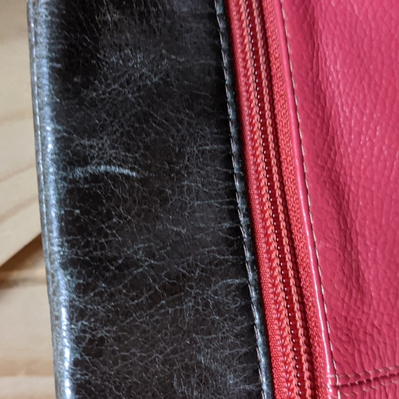 🌟Americana By Sharif Red Pebbled & Brown Leather Crossbody🌟 - Picture 11 of 16